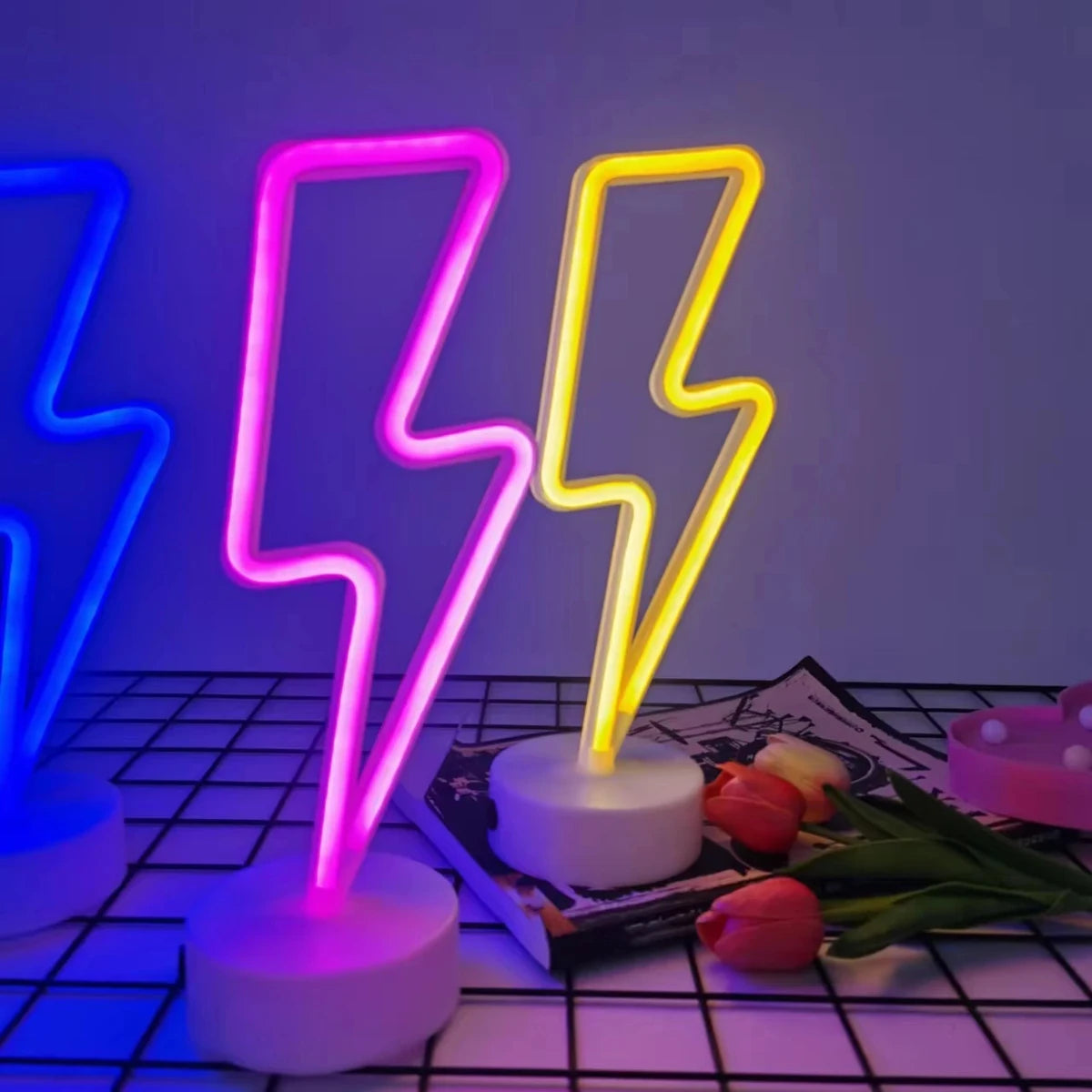 Lightning-shaped LED Neon Sign - USB & Battery Powered, Flexible LED Strips