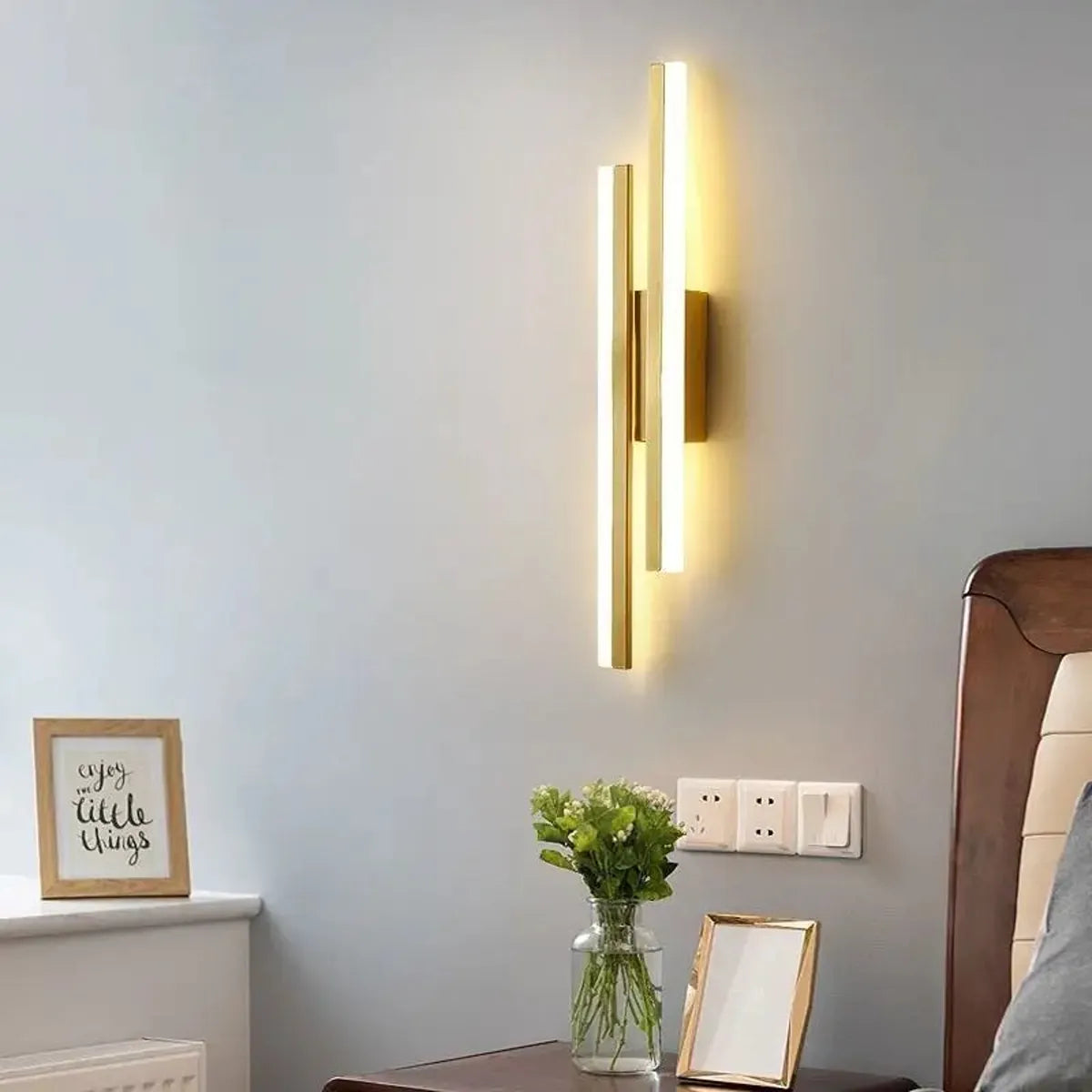 Bedroom LED Wall Light Copper Line Pipe Acrylic Lampshade for Indoor Lighting