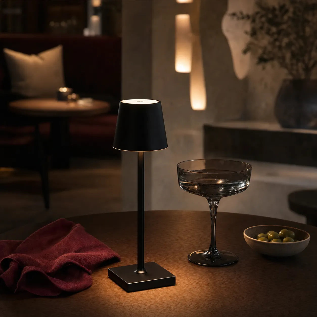 Sculptural Cordless LED Table Lamp - 3-Color Touch Dimming, USB-C Rechargeable, IP54 Waterproof