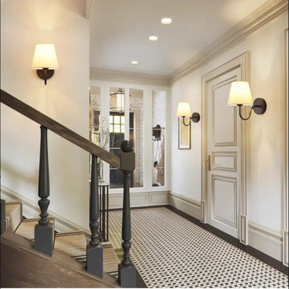 Nordische Stoffwandleuchte – Modernes Design aus Eisen und Stoff, E26/E27-Leuchtmittel, eleganter Schwanenhals, Festanschluss