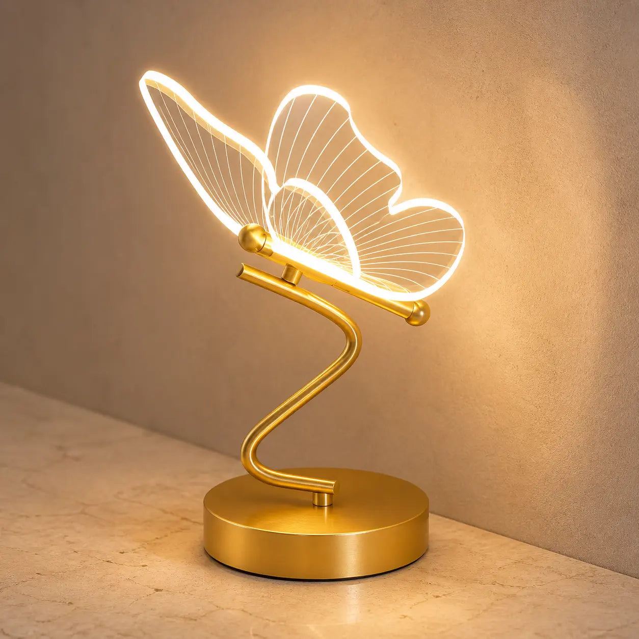 Nordische LED-Tischleuchte „Goldener Schmetterling“ – Dreifarbig, für Nachttisch und Schreibtisch
