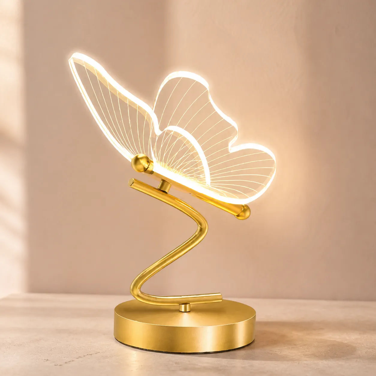 Nordische LED-Tischleuchte „Goldener Schmetterling“ – Dreifarbig, für Nachttisch und Schreibtisch